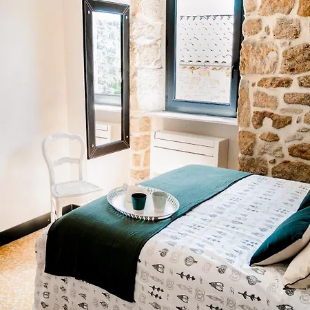 Hotel De La Tour De Brison 3*