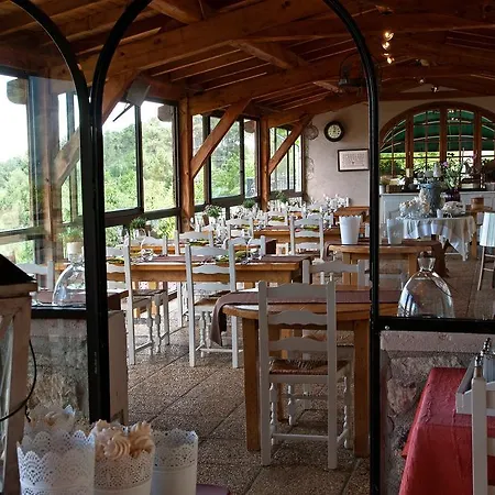 Hotel De La Tour De Brison 3*