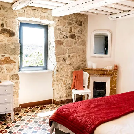 Hotel De La Tour De Brison